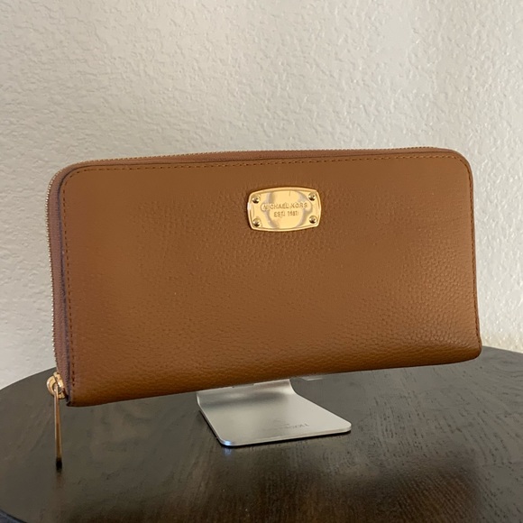 Michael Kors Handbags - Donated - Michael Kors wallet